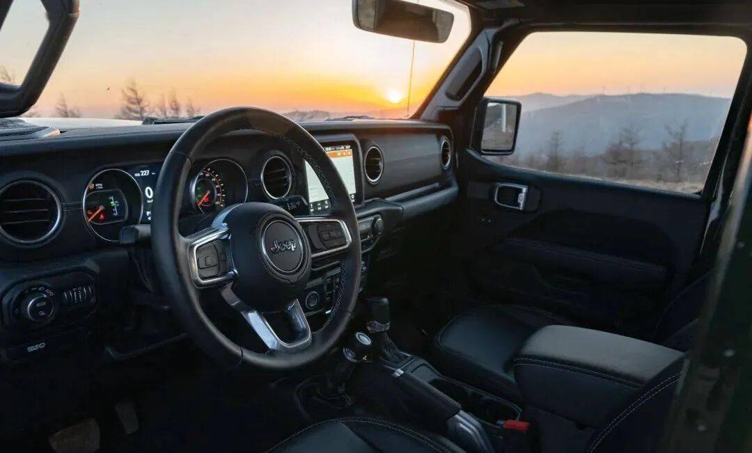 再見依舊傾心——Jeep角斗士