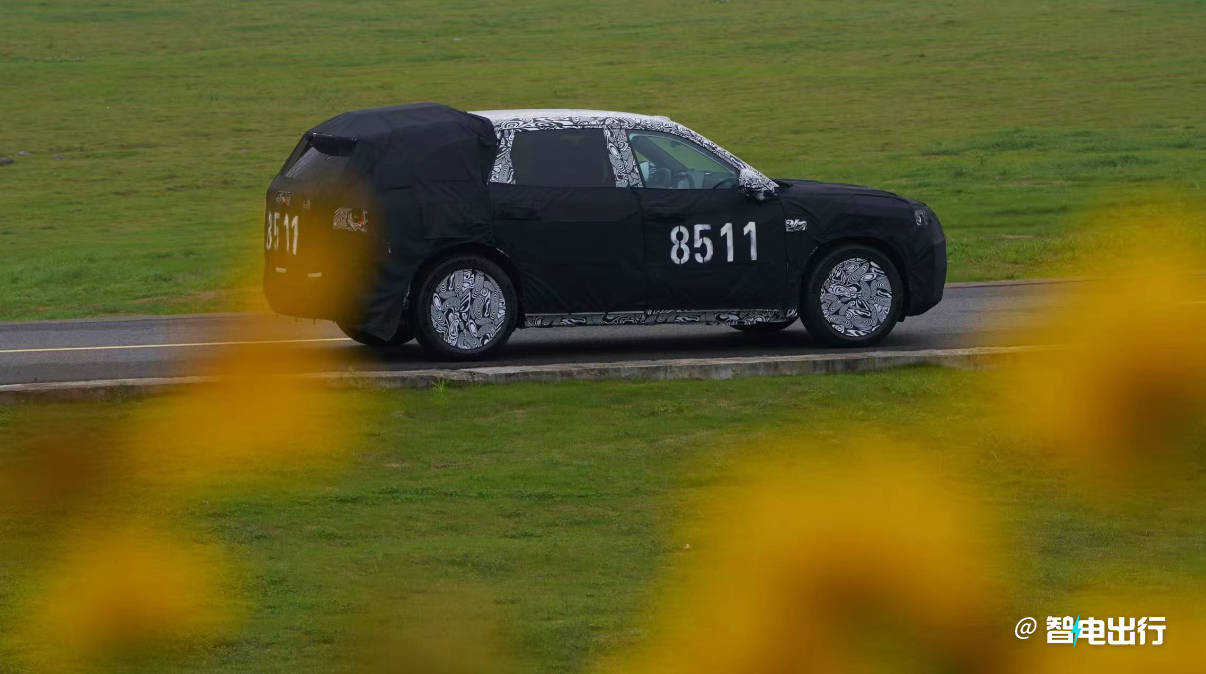 繼極氪9X后,8X也要來了!路試諜照曝光